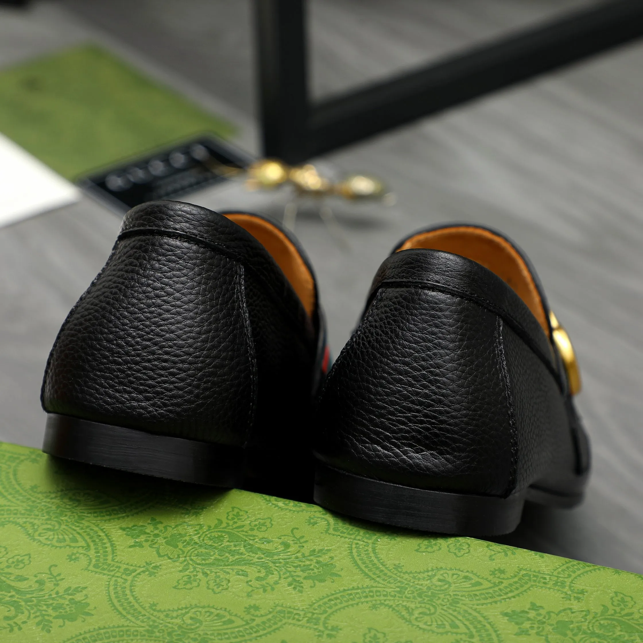 Men's shoes 💰500 Product trademark: GUCCI "Gucci" business slip-on leather shoes Regular size: 38-44 (37.45.46 custom-made, non-refundable) Product materials: Selected pebbled cowhide upper, cowhide insole, original outsole